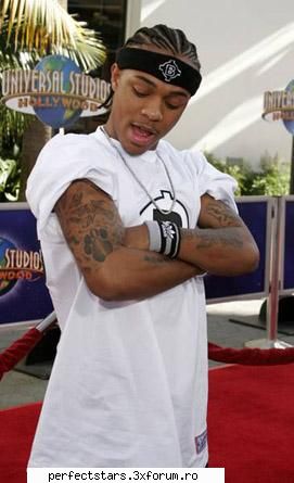 Bow wow! - si ink o poza cu el...are un corp - Solisti!