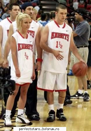 Justin + Britney - =(fii optimista,mey niciodata nu se stie - Cafenea!