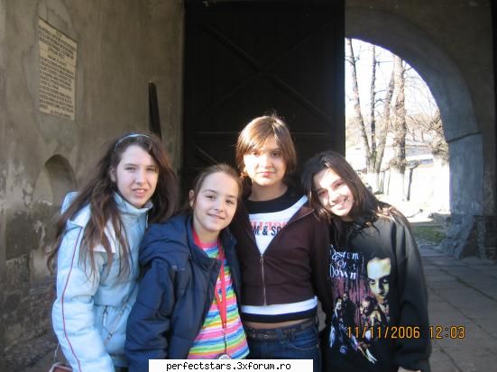 Photos with us - s-o frec ? ... dehhh ... poza aia acapareaza - About us!