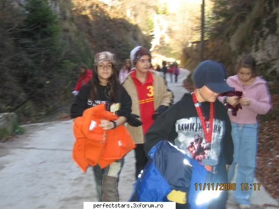 Photos with us - really ? =D ma faci sa ma simt speciala ... deah - About us!